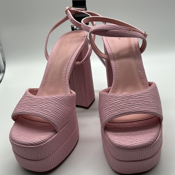 ASOS DESIGN PINK CHUNKY SANDALS, only wore once down my driveway and back - Picture 4 of 8